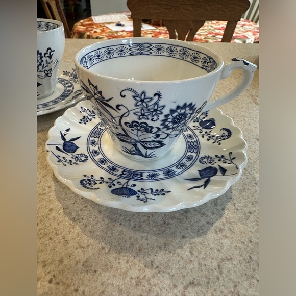 Blue Nordic by J& G Meakin classic blue onion pattern set of 2 cup and Saucers - Picture 8 of 16